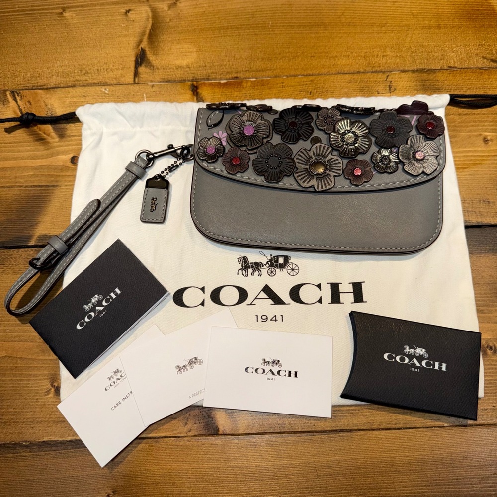 Coach 1941 Tea Rose Clutch 23536 Heather Grey Glovetanned Leather Wristlet NWOT